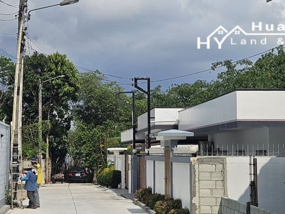 #1286   2stand alone land plots backing onto a government klong.  Close to Highgate School
