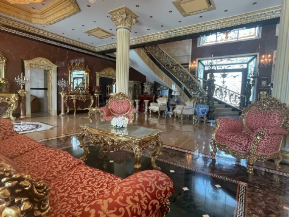 #3421 Opulent and Spacious Absolute Lakeside Pool House