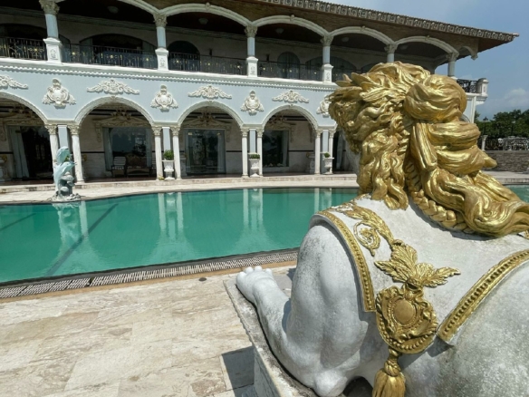 #3421 Opulent and Spacious Absolute Lakeside Pool House