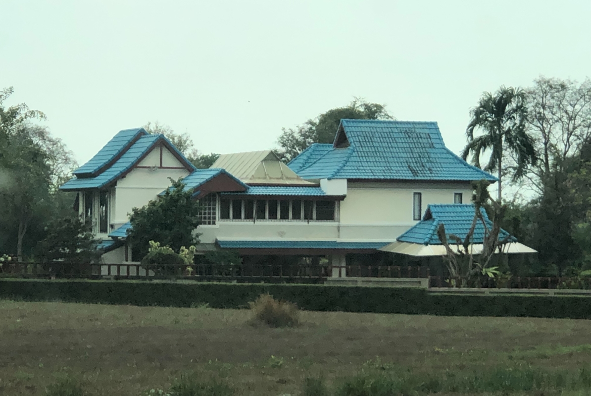 #3426   Large older house in half rai beside the fairway at Phoenix Golf