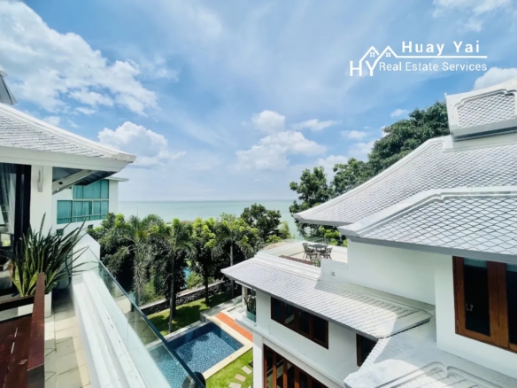 #3436 Quiet Beachfront detached house beside and overlooking the sea