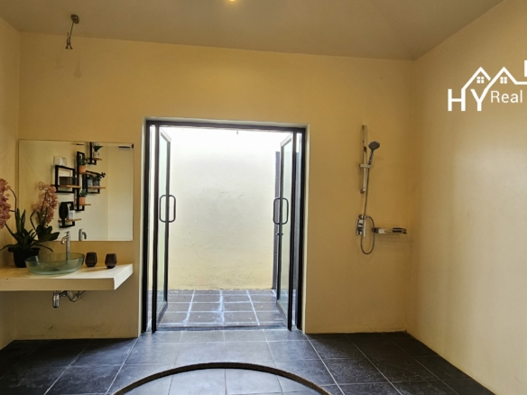 #3439   Extensive Hillside pool house on 4 rai with stunning westerly views 