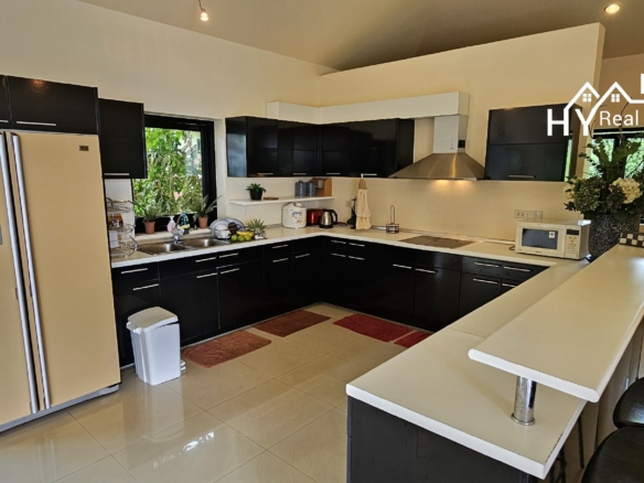 #3439   Extensive Hillside pool house on 4 rai with stunning westerly views 