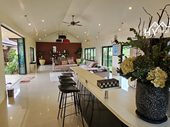 #3439   Extensive Hillside pool house on 4 rai with stunning westerly views 