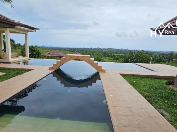 #3439   Extensive Hillside pool house on 4 rai with stunning westerly views 