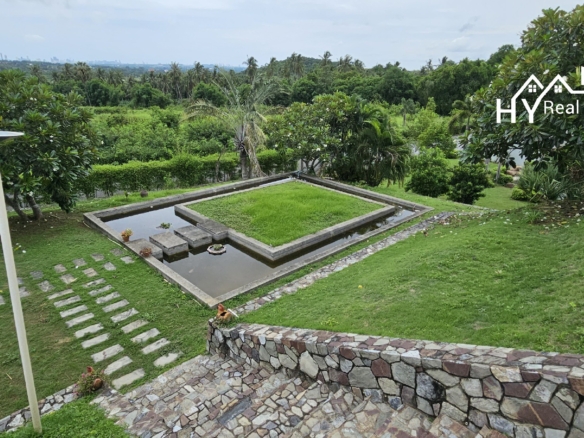 #3439   Extensive Hillside pool house on 4 rai with stunning westerly views 