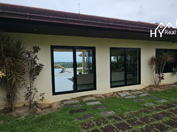 #3439   Extensive Hillside pool house on 4 rai with stunning westerly views 