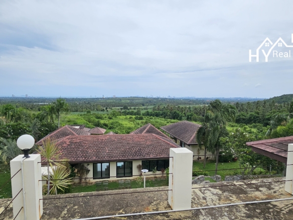 #3439   Extensive Hillside pool house on 4 rai with stunning westerly views 