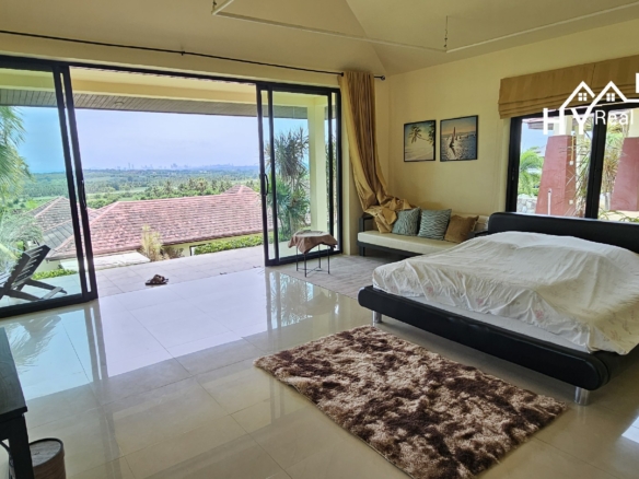 #3439   Extensive Hillside pool house on 4 rai with stunning westerly views 
