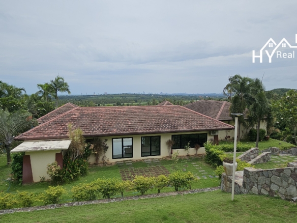 #3439   Extensive Hillside pool house on 4 rai with stunning westerly views 