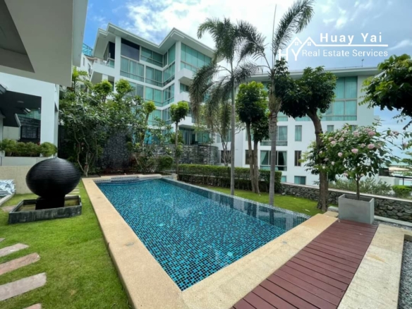 #3436 Quiet Beachfront detached house beside and overlooking the sea