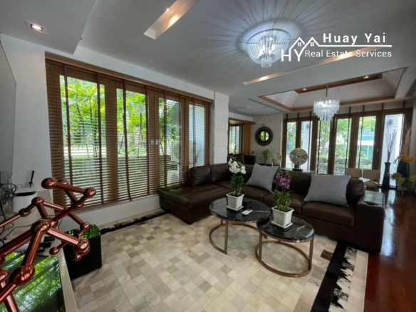 #3436 Quiet Beachfront detached house beside and overlooking the sea