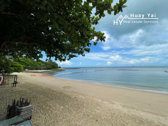 #3436 Quiet Beachfront detached house beside and overlooking the sea