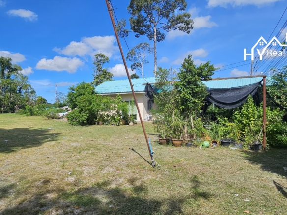 #3163  Restaurant / Shop Site Long Lease. Centre of Huay Yai