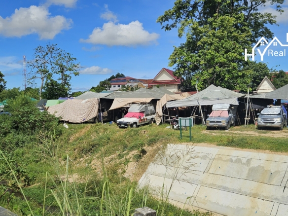 #3163  Restaurant / Shop Site Long Lease. Centre of Huay Yai