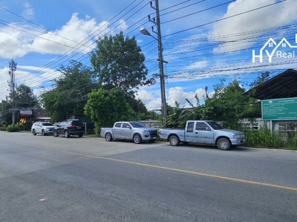 #3163  Restaurant / Shop Site Long Lease. Centre of Huay Yai