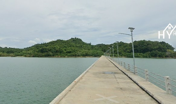 #1597    1090rai Hilltop & Beachfront Land at Phang Nga Bay