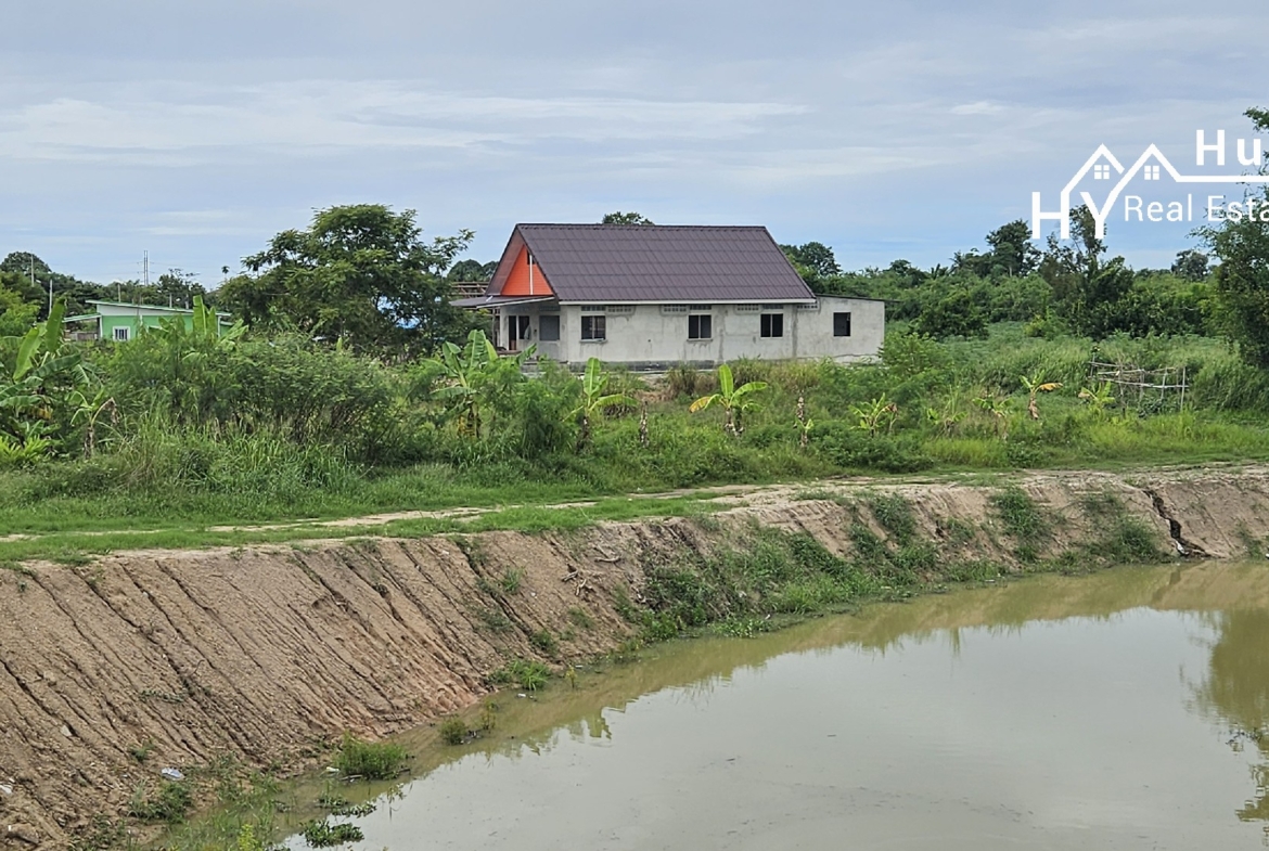 #1622    Small Thai house on 1+ rai.  460m from Huay Yai Road