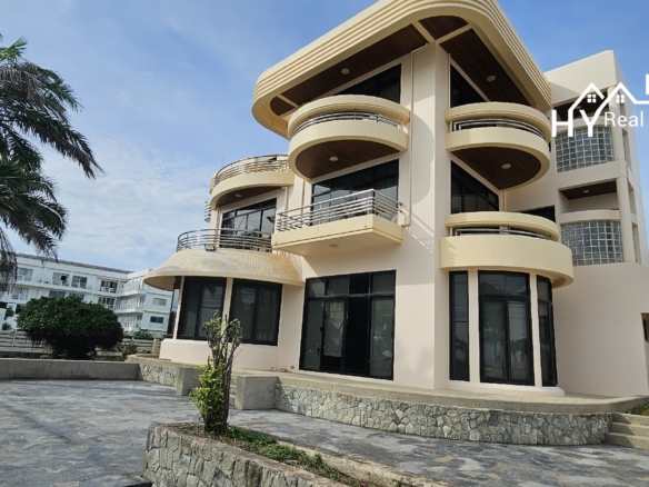 #3450   Beach House right on Dongtan Beachfront