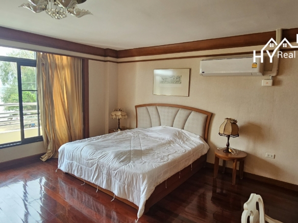 #3450   Beach House right on Dongtan Beachfront