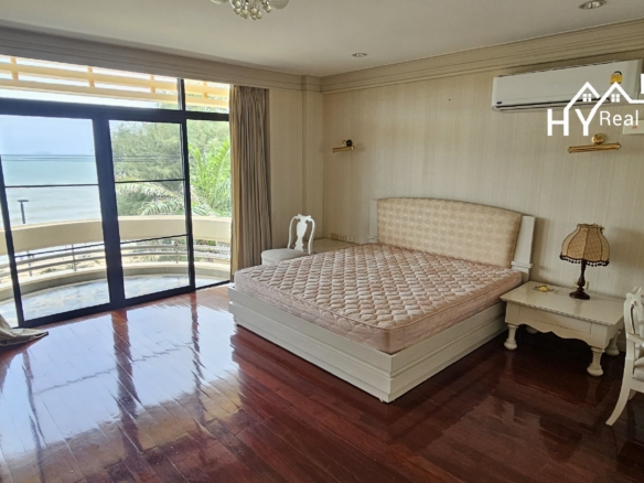 #3450   Beach House right on Dongtan Beachfront