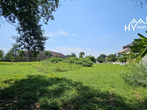 #1642 Large plot beside the fairway in Eastern Star Golf Course