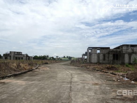 #1358   30rai walled Moo Baan development site