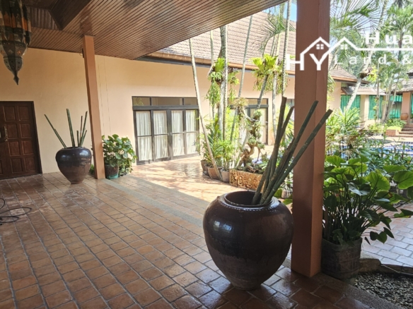 #3465  Character large pool house in HUGE garden