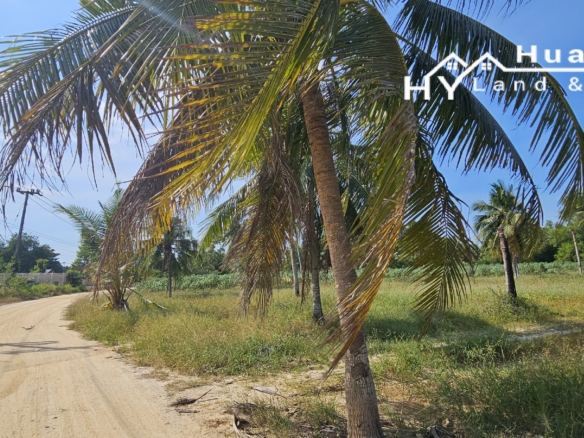 #1666    Multi Villa plot in good residential area. SUPERB VALUE