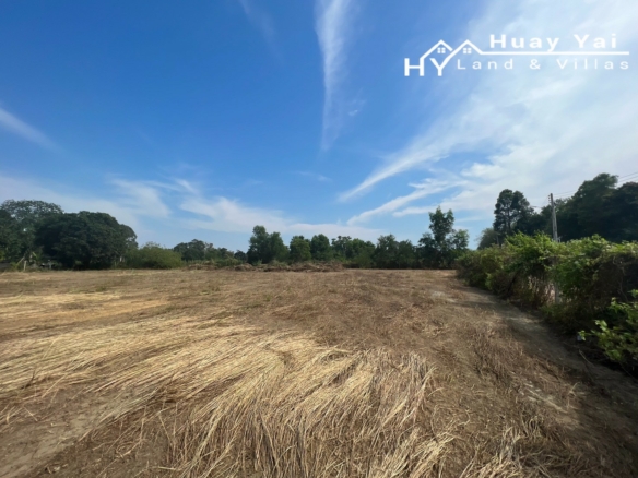 #1672 Good shaped land plot 600m from Suan Son Beach