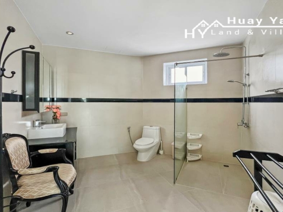 #3274 – Pool Villa on raised ground with views. Spectacular roof terrace