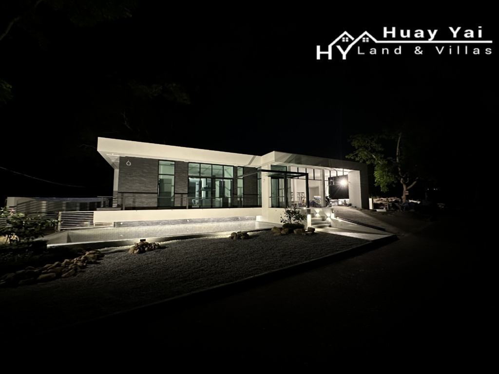 #3476 Spacious newly built villa at Phoenix Golf overlooking the adjoining fairway