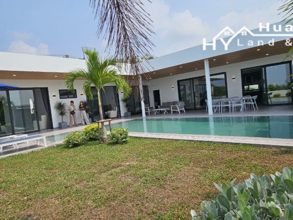 #3470 8x New Hillside Pool Villas with views to Jomtien, Bang Sarray, The Ocean & The Islands