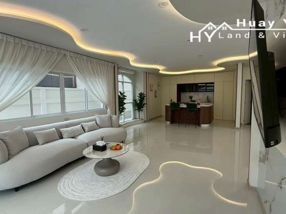 #3476 Spacious newly built villa at Phoenix Golf overlooking the adjoining fairway