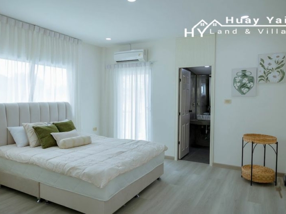 #3476 Spacious newly built villa at Phoenix Golf overlooking the adjoining fairway