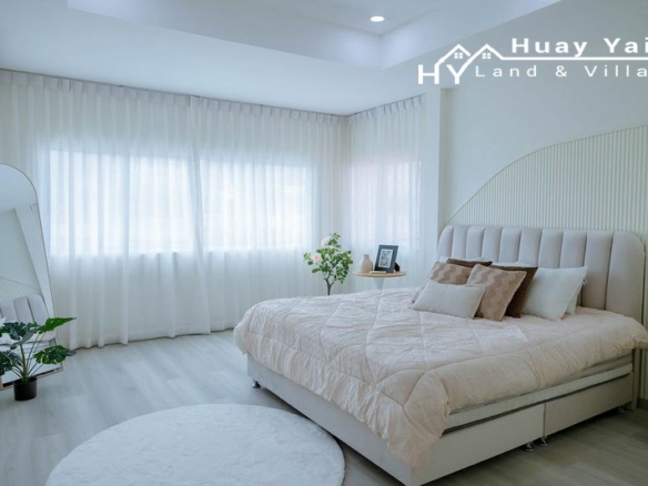 #3476 Spacious newly built villa at Phoenix Golf overlooking the adjoining fairway