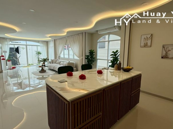 #3476 Spacious newly built villa at Phoenix Golf overlooking the adjoining fairway