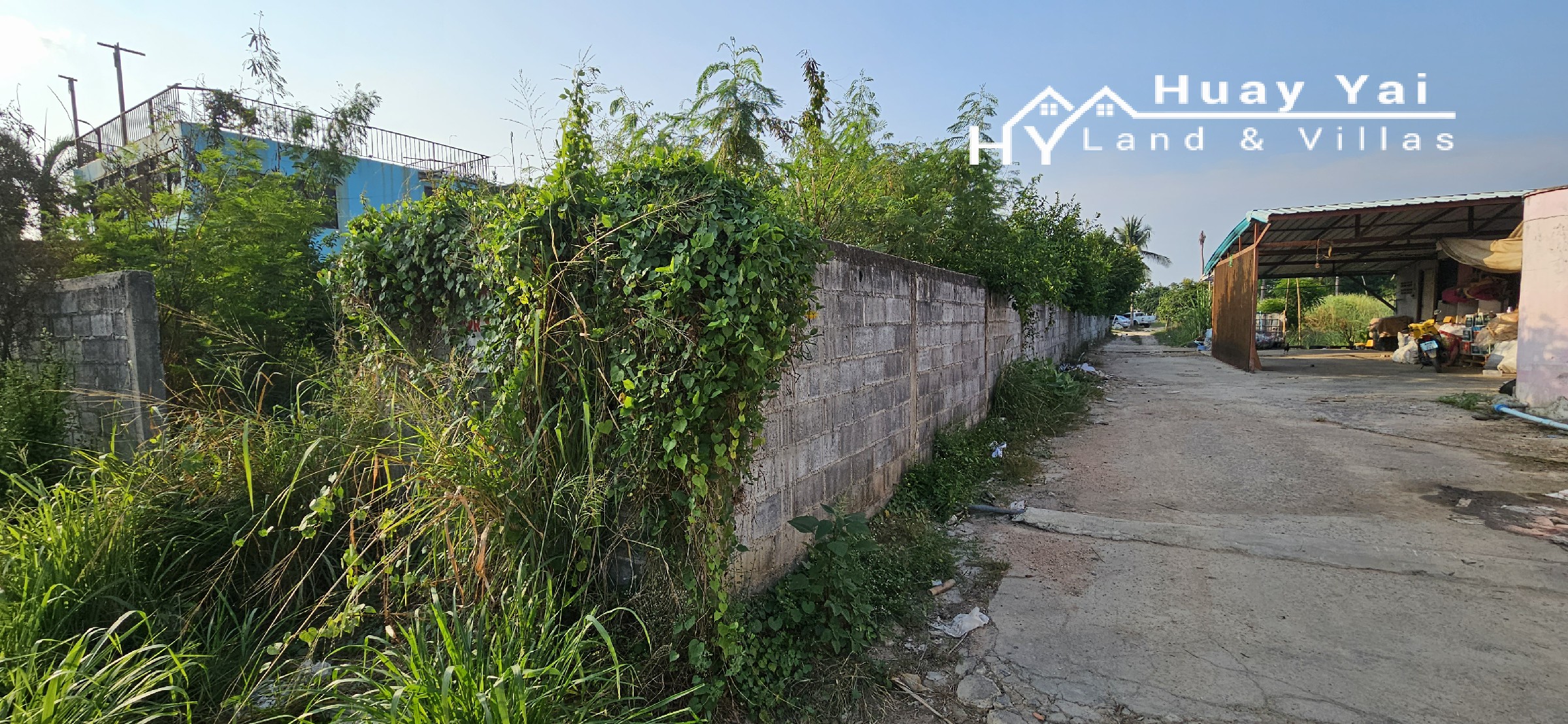 #1702  Walled plot on Huay Yai Road