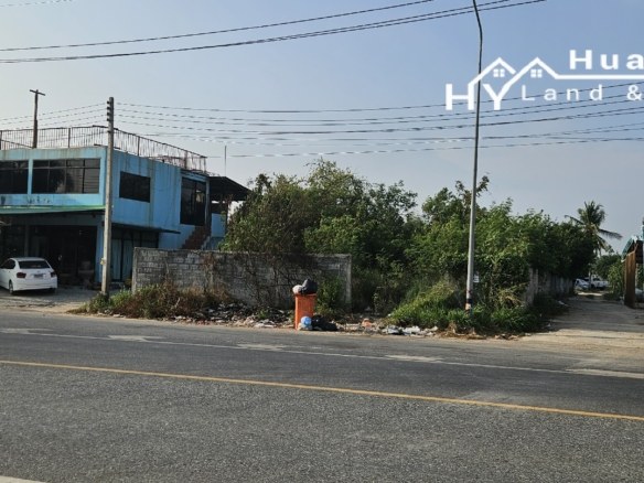 #1702  Walled plot on Huay Yai Road
