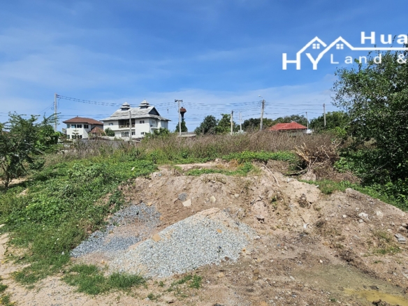 #1705  Land with 70m Lake frontage just outside Pattaya
