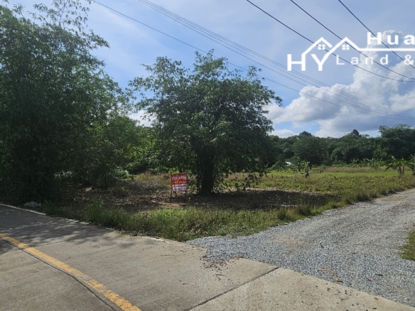 #1709  8rai in quiet residential area of Huay Yai