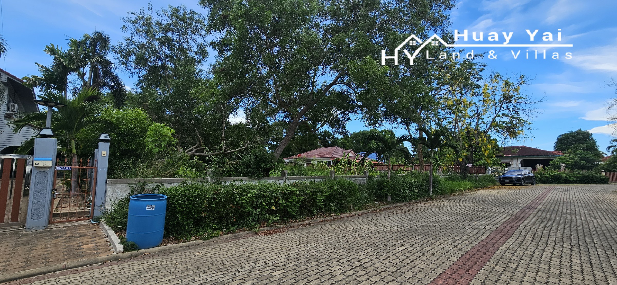 #1711    Land plot in gated community