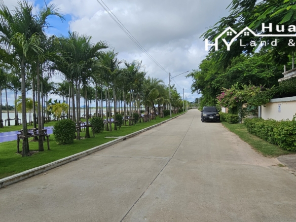 #1706        Beautiful 4rai with wide lake frontage, mature trees and some buildings