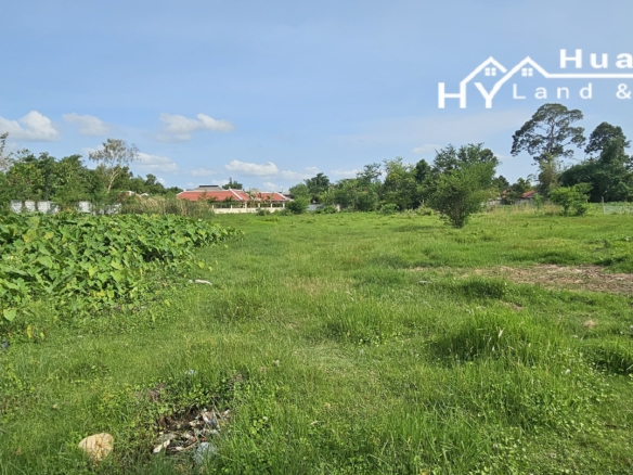#1710 5rai adjoining gated community in centre of Huay Yai