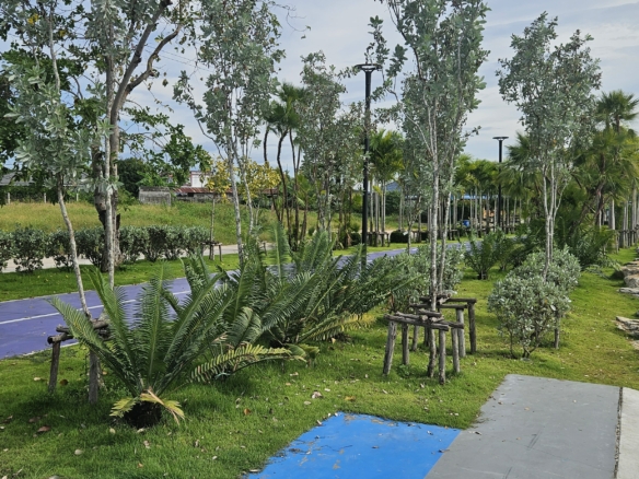 #1705  Land with 70m Lake frontage just outside Pattaya
