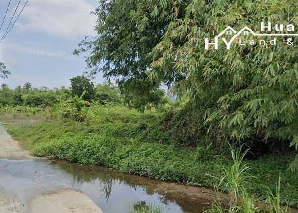 #1709  8rai in quiet residential area of Huay Yai