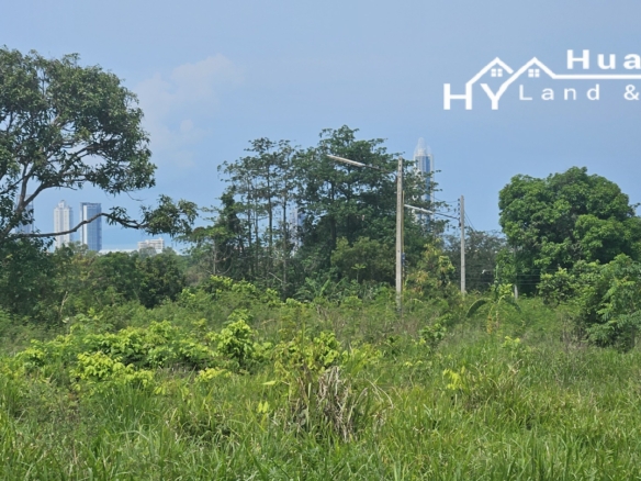 #1714    2x hillside plot with possible views in quiet no through soi
