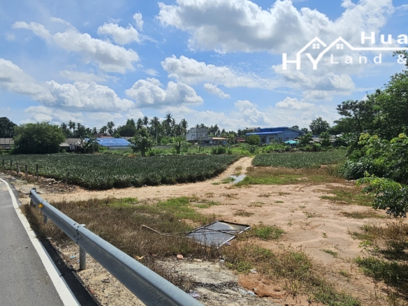 #1728       Pretty Site for Villa Development off Pong High Street