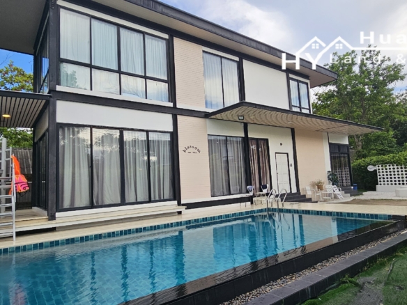 #3493   Modern Pool House with long term tenant