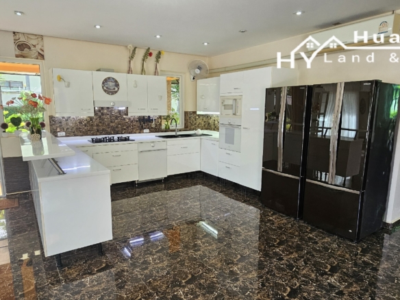 #3495   A well presented Pool House just off Huay Yai centre